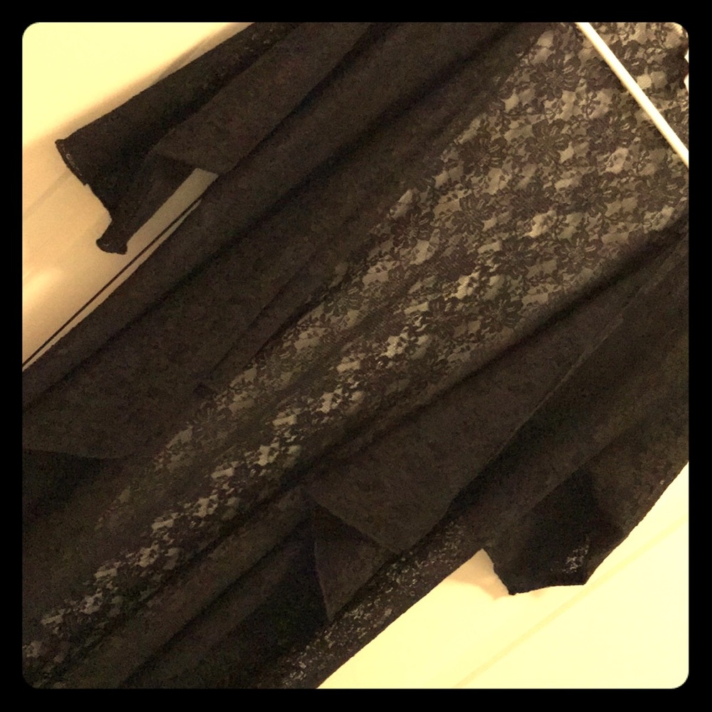 🖤 BNWOT Black Lace Shirley 🖤